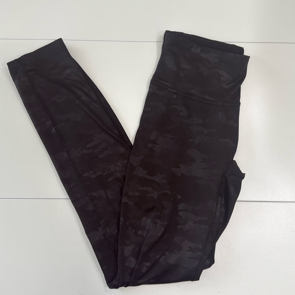 Matte & Shine Black Camo full length leggings